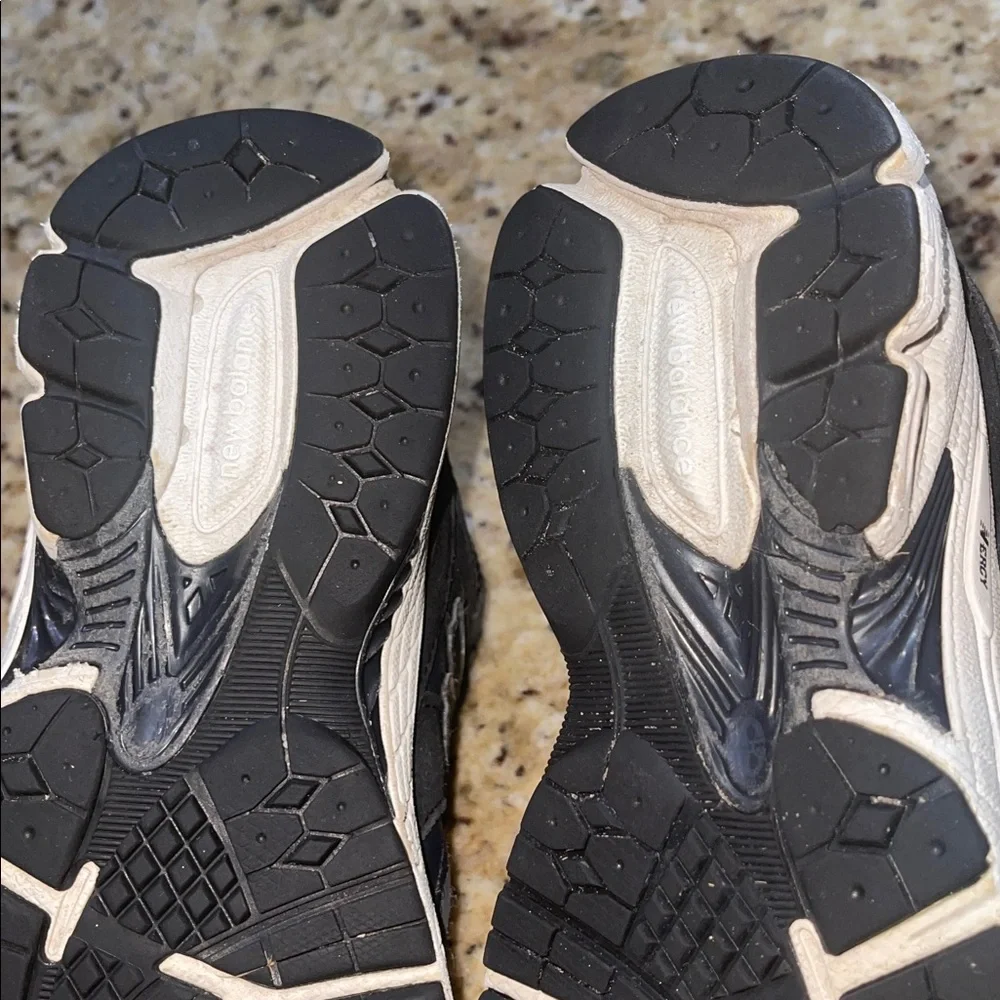 New Balance 2002 R - Picture 8 of 9